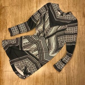 H&M Black and White Geo Dress Long Sleeve